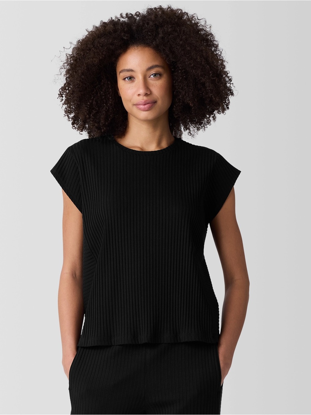 EILEEN FISHER Textured Stretch Rib Round Neck Top
Size Large